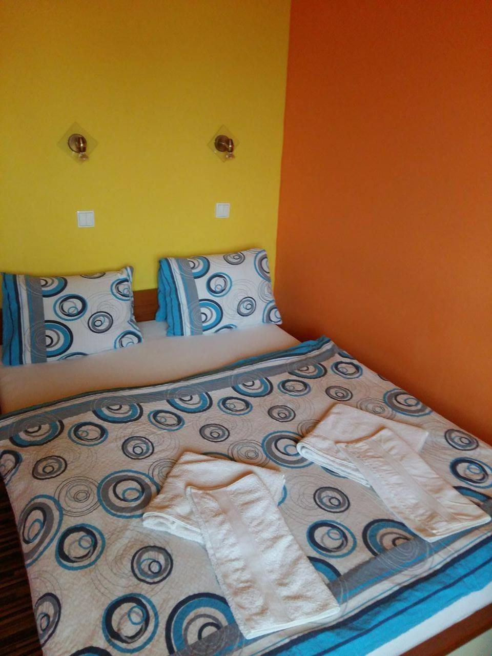 Hotel Central Sala Стая снимка