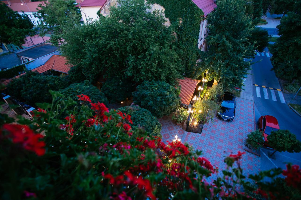 Hotel Central Sala Екстериор снимка